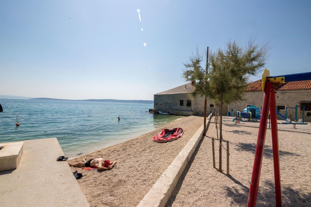 House Sanda Kastela Luaran gambar